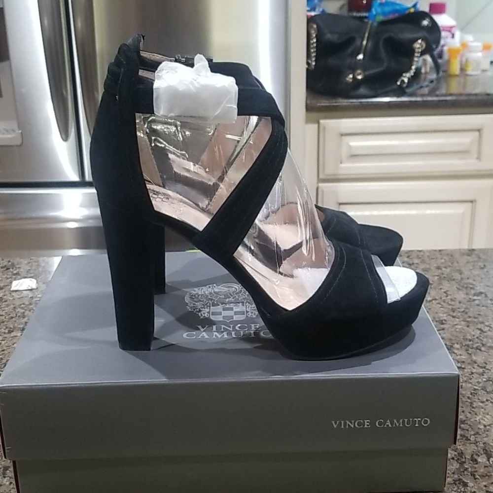 NWT Vince Camuto Black Suede Heels Sz 9.5